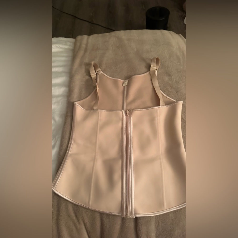 Beige waist trainer size L